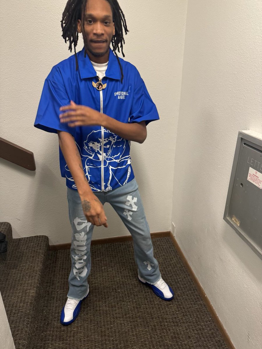 Walk him💥down, watch his 👁️ roll back, body squirmin’