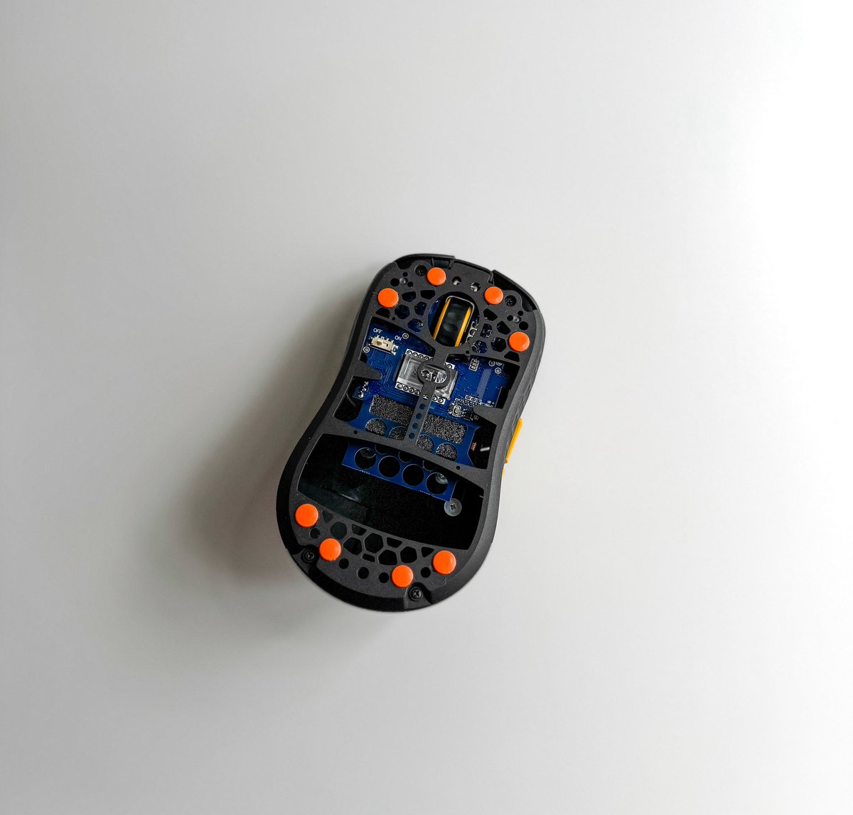 Disclaimer I painted the side buttons and scroll wheel. This color is not a option 🫡

G-Wolves HTX Mini 8K Wireless Gaming Mouse
First Impressions
The first thing that i notice is the unique shape. This is a smaller mouse aimed for fingertip and claw grip users. The lower button