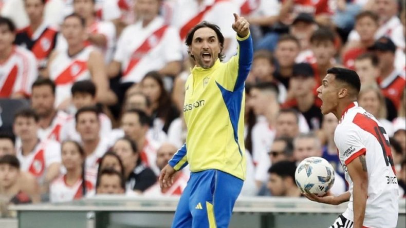 El único tipo que se le plantó en el monumental. No le dejaron laburar y lo echaron como un perro.