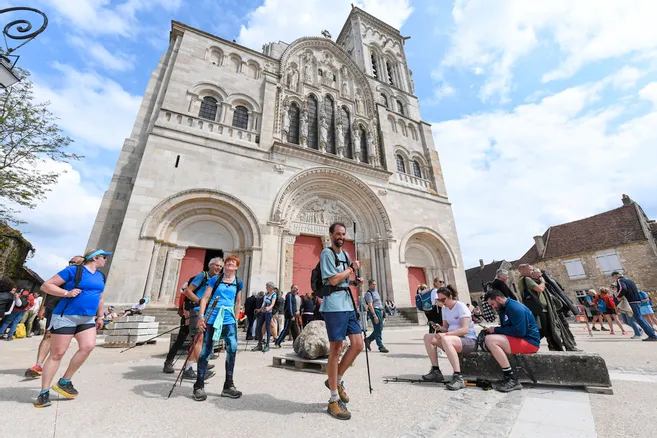 lyonne_fr's tweet photo. 2.226 personnes ont pris part à la 54e édition d'Auxerre-Vézelay, revivez cette journée en images
>>https://t.co/NkpJEAyPpx https://t.co/mmB2zMQAHx