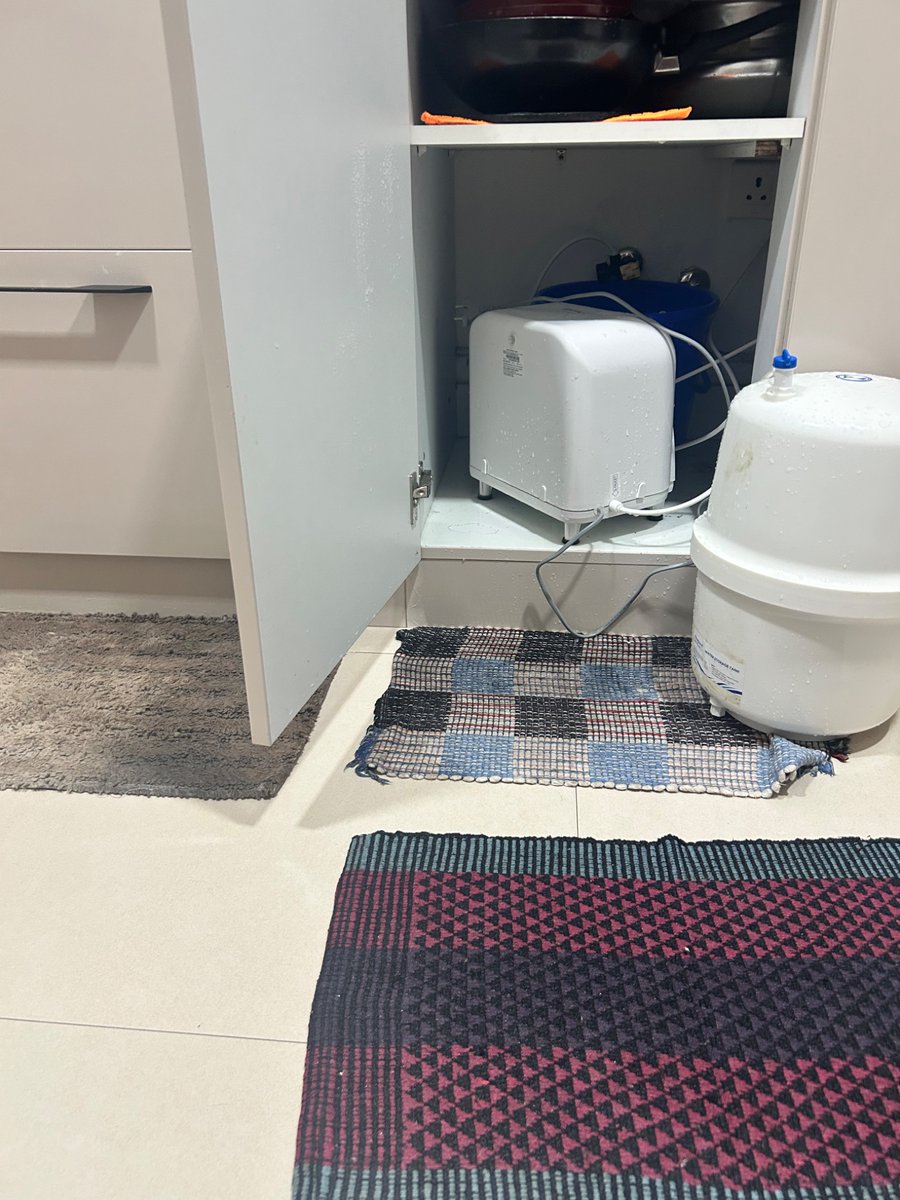 mrspinrapper's tweet photo. @EurekaForbes Pathetic customer service from Aquaguard! It has been more than 4 days since the complaint was raised. Kitchen is flooded. Till now nobody has come. Disaster product and service. Second time in 5 months. Are you going to come only after the whole house gets flooded? https://t.co/cjt2CcQAE2