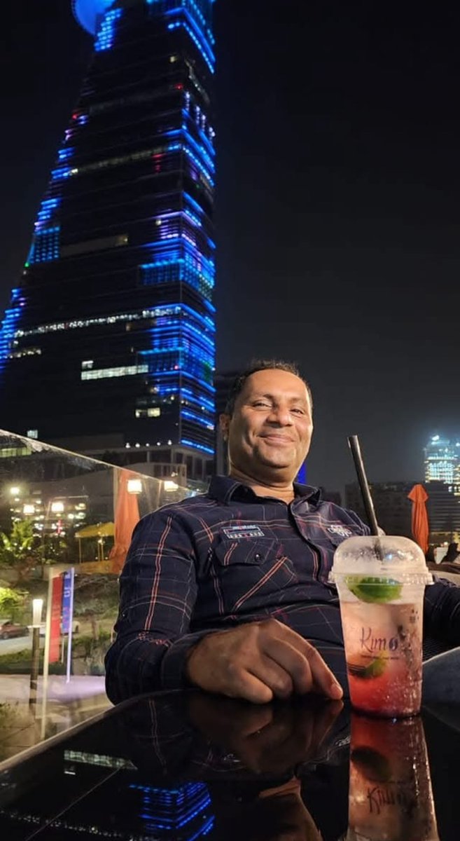 هذا اليمني مقيم في جدة وينعم بخير السعودية اللي ترعاه وتحرر دولته من الحوثي ومع ذلك يكتب منشورات مسيئة للمملكة وقيادتها

تبي نرجعك للمكلا عشان تقدر النعمه اللي فيها؟