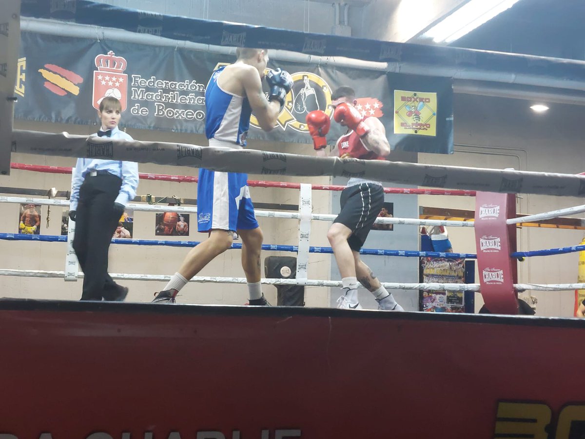 PPteVallecas's tweet photo. 🥊Comienzan las eliminatorias del Campeonato de Madrid de boxeo olímpico en la categoría Élite.

La sede de la Federación Madrileña de Boxeo se encuentra en nuestro distrito

Apoyamos el deporte y los valores que de su práctica se desarrollan

#CompromisoConVallecas
#VallecasGana https://t.co/ZbqRngOyzj