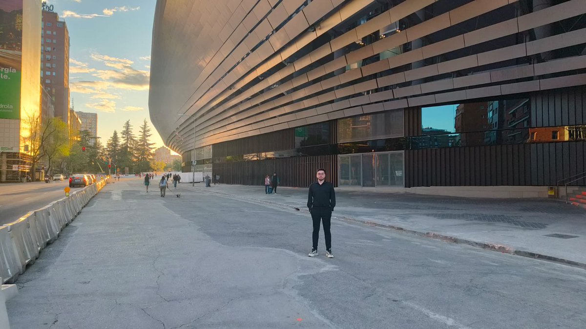 He conseguido ver el templo del fútbol aunque sea desde fuera, mi sueño desde pequeñito 😃