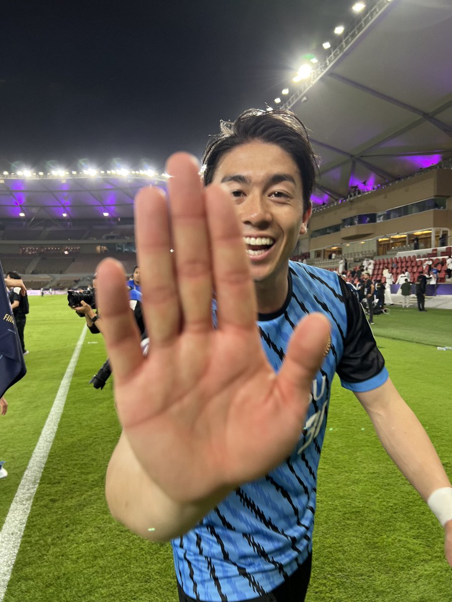 frontale_staff's tweet photo. 120分の激闘の末、準決勝進出です!!
#アジア青覇 まであと2つ。

まだまだ共に戦いましょう!!

ACLEの試合では、通常の対応と異なり、チームの移動や選手たちのケアを優先した対応とさせていただきます。
公式サイトへの「監督・選手コメント」「試合レポート」等の掲載は、本日（4/28）昼頃を予定しております。

【広報】#frontale #アジア青覇 #ACLElite