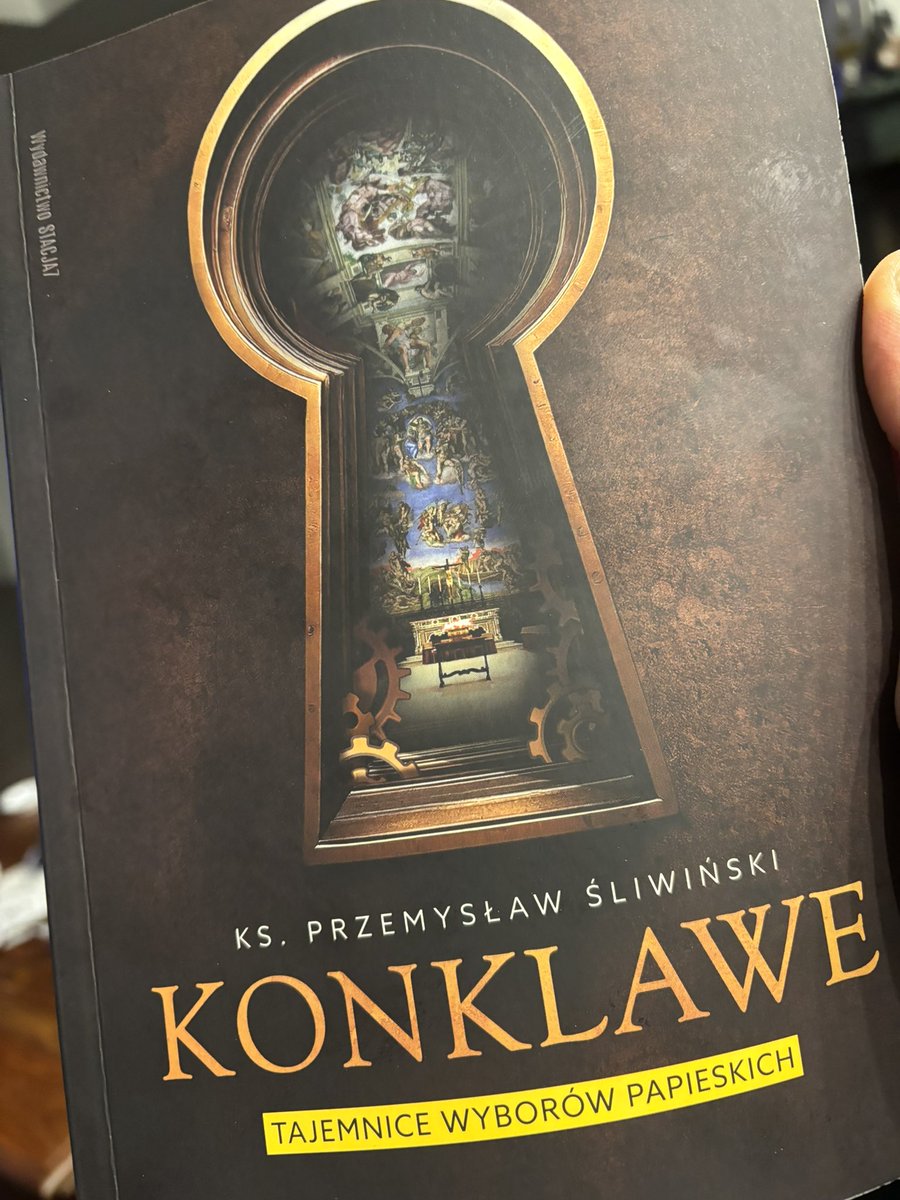 k_berenda's tweet photo. Fantastyczną książkę stworzył @PSliwinski❗️

Celowo używam określenia „stworzył”, a nie „napisał”, bo „Konklawe” to książka multimedialna… obfitująca w infografiki… mapy… tabele.

Pochłania się ekspresem.

I warto… Nim za chwilę @X obrodzi konklawicznymi ekspertami🤪

Super😃 https://t.co/bRFFNLqM5k