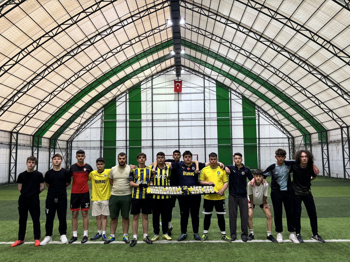 Kırklareli Lise GFB olarak,
Kardeşlerimizle birlikte geleneksel halısahamızı gerçekleştirdik.
Kazanan yine kardeşliğimiz oldu.