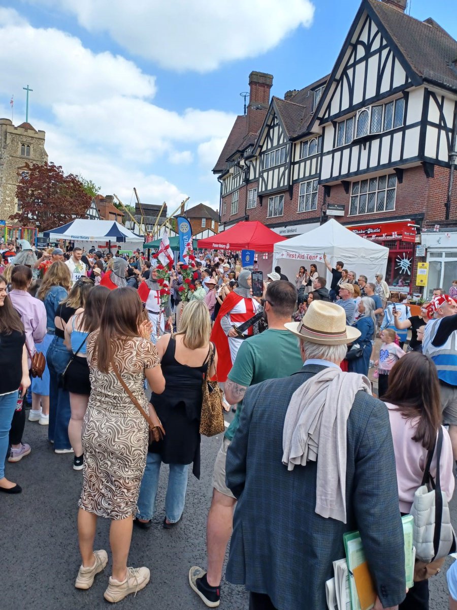 Thoroughly enjoyable day at the #stGeorgesday celebrations in Pinner. Some great performances topped off with a fantastic wheelbarrow race! 😆