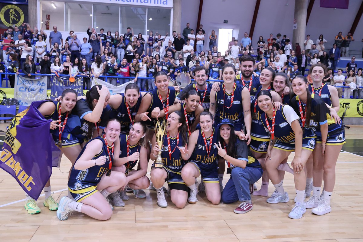 CantEliseo's tweet photo. Y el fin de semana termina con la victoria de @molinabasket en la final a 4 de 1ª autonómica. Temporadón el de estas chicas terminando invictas todo el año con un 23 de 23. Felicitar tb al otro equipo Molinense @CB_MolinaWolves por meterse en esta final y estar entre las mejores https://t.co/qzbDG0mRQK