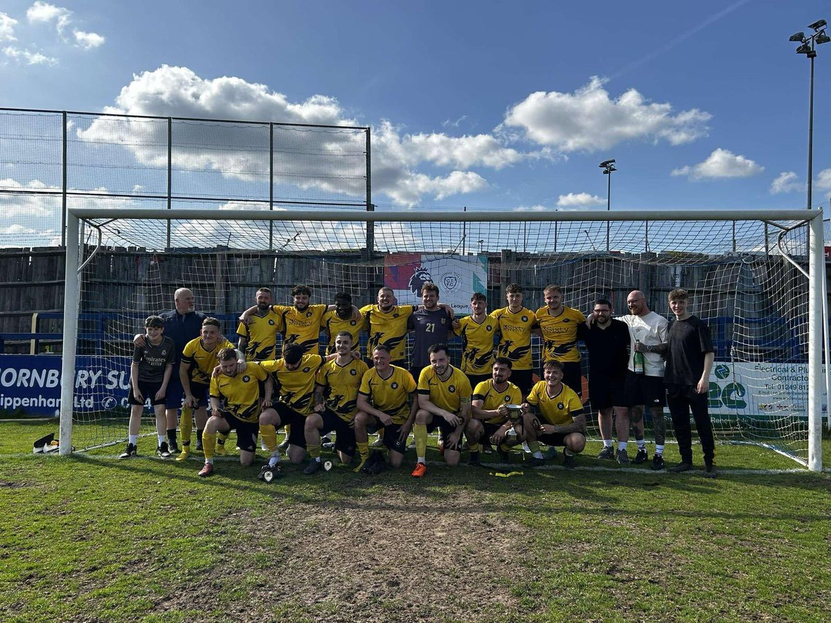 SpiresAthletic's tweet image. Knockout cup 24/25 champions!🟡💛
UTS!