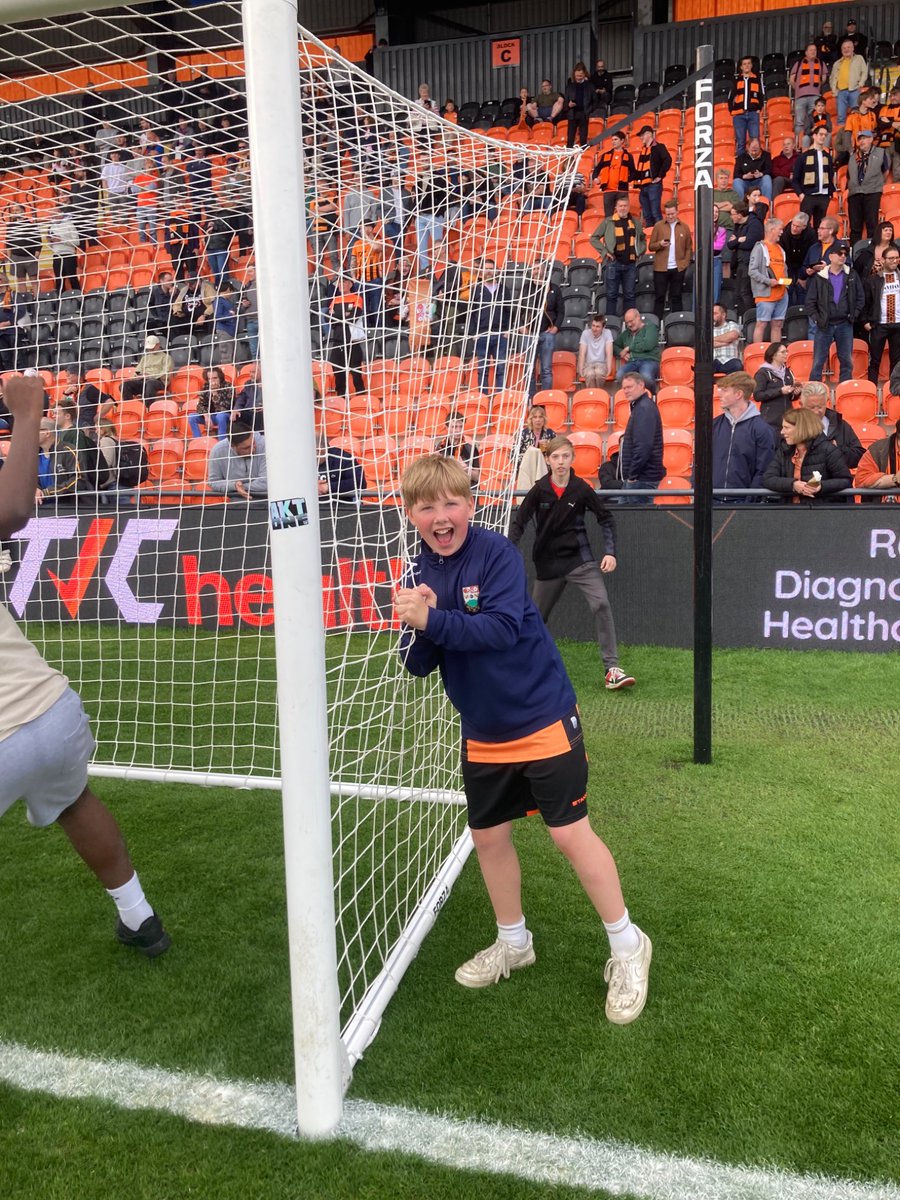 TomKNewton's tweet photo. @BarnetFC Champions again! Ole! Ole! https://t.co/U5aMFxYTfN