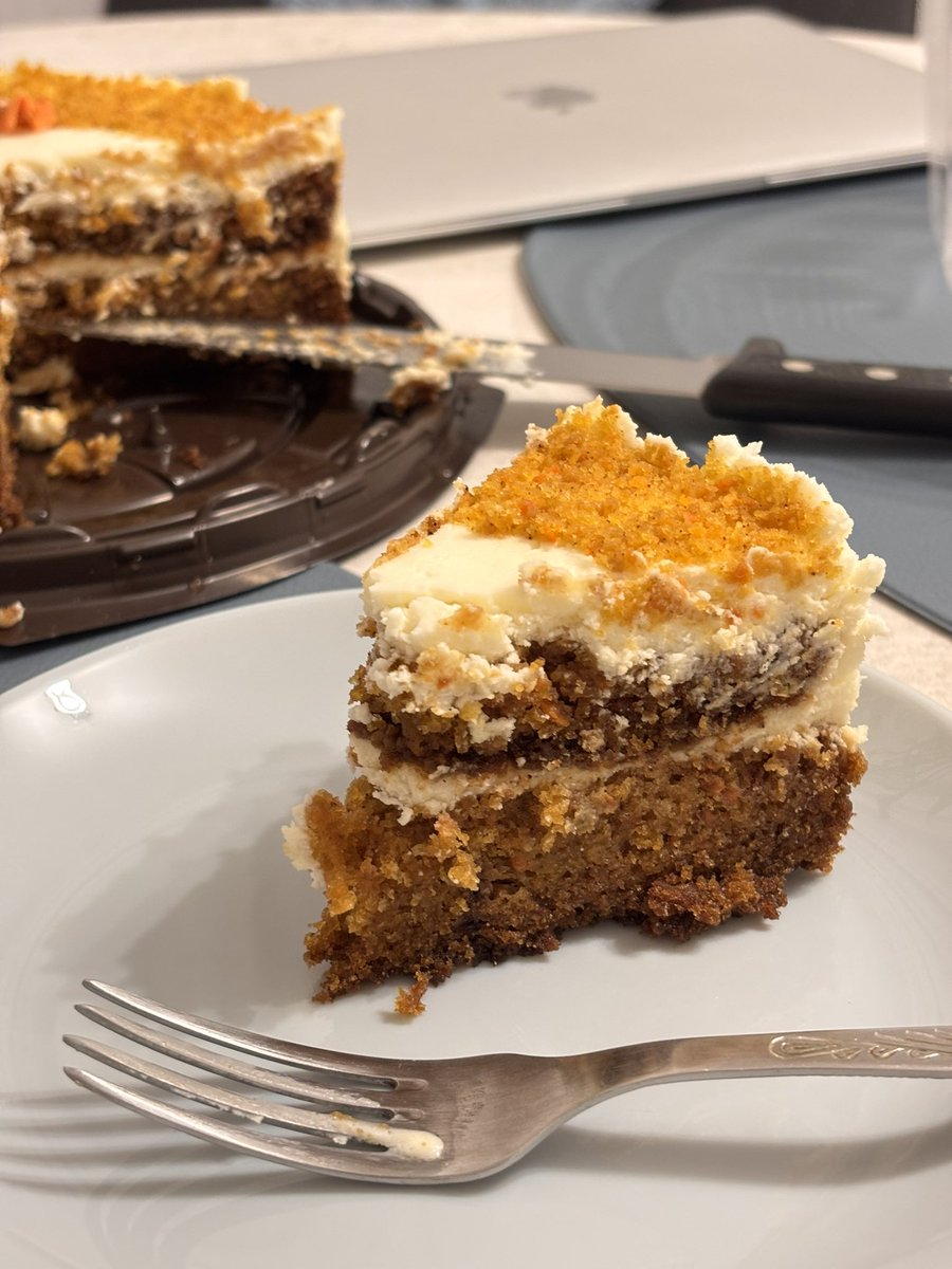 Зацените наши покупки🤩
Только вернулись домой с уловом🌺
Пытались купить кеды, но я что-то уже думаю, что это невозможно ☺️
Мне ничего особо не нравится.