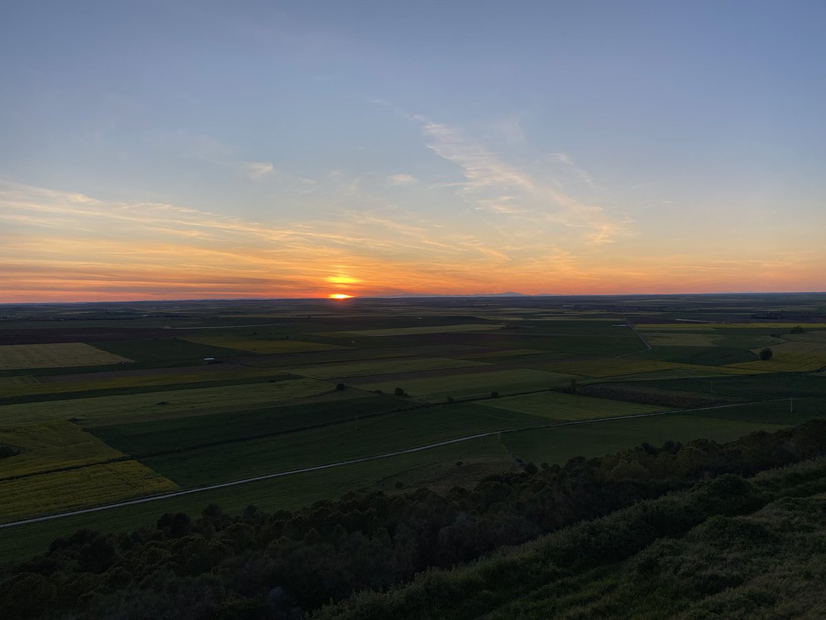 Atardecer, domingo 27 de abril.
#urueña