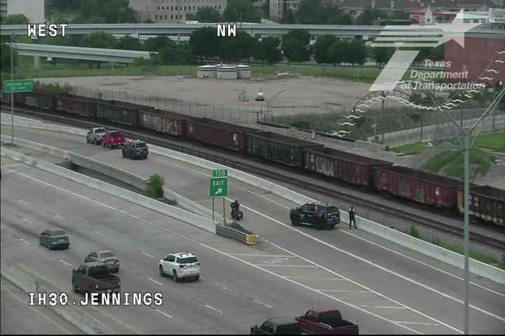 krldtraffic's tweet image. #FortWorth: WB 30 @ Henderson - a crash blocks the exit ramp - slow on approach.  #KRLD #KRLDTraffic #1080KRLD #trafficalert @TxDOTFortWorth #FWPD #Waze