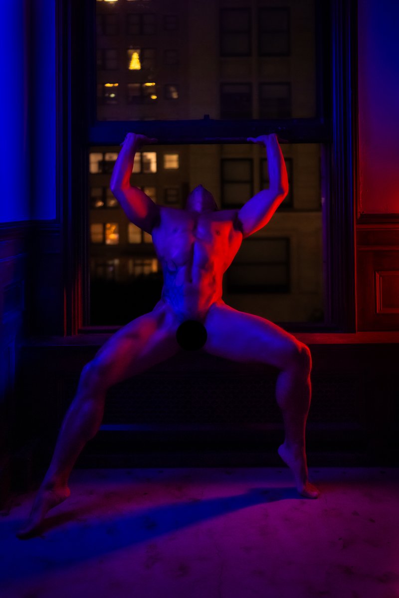 Soft light. Hard edges

Model @sumaraichuck
📸 <a href="/seanpaulstudio/">Sean Paul Studio</a>