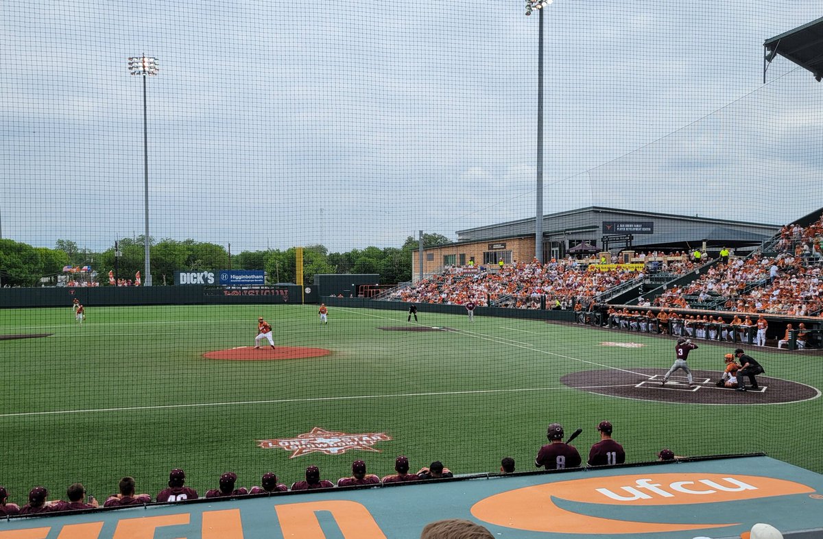 _farrelltex_'s tweet photo. Uno mas 
🤘🏼⚾️ #HookEm #OwnTheDisch https://t.co/os2bzE7MuX