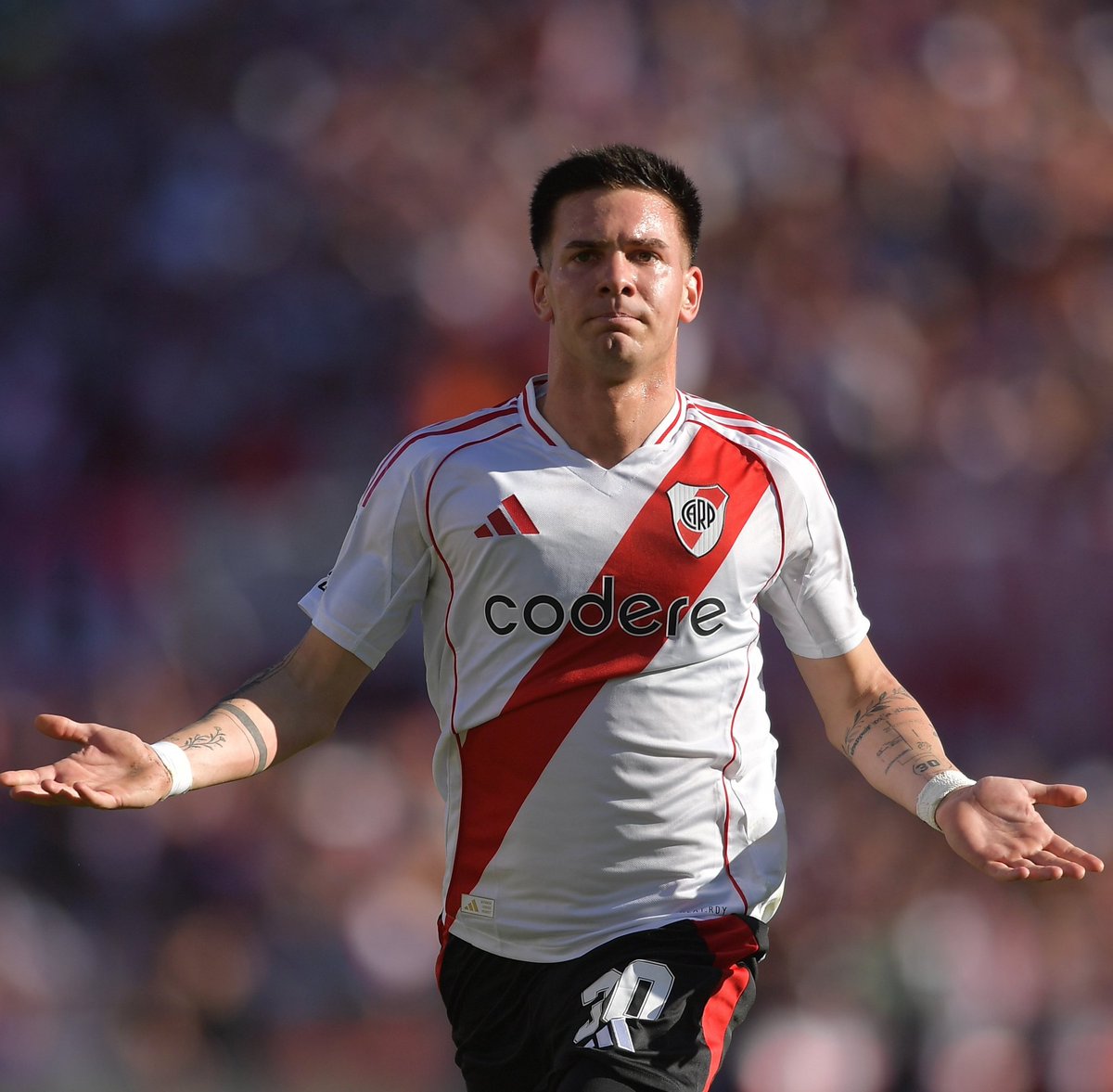 TE FUISTE TODO COJIDO POR LOS PIBES DE RIVER.