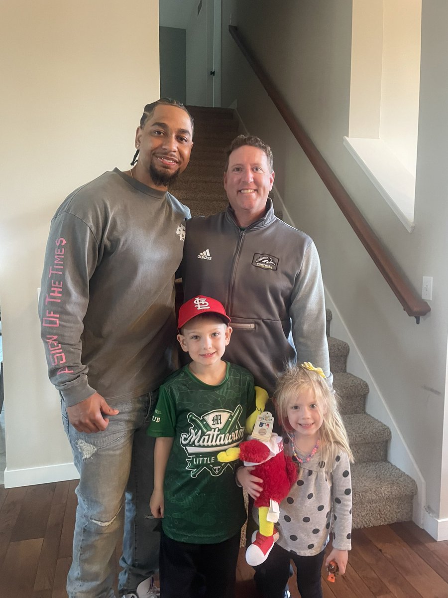 CoachEricEvans's tweet image. So proud of @K_Eleby5 and everything that he has accomplished both on and off the field. Was an honor to work with him for so long. The future is incredibly bright for you!