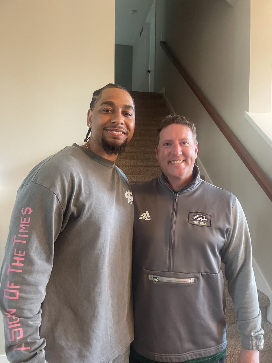 CoachEricEvans's tweet image. So proud of @K_Eleby5 and everything that he has accomplished both on and off the field. Was an honor to work with him for so long. The future is incredibly bright for you!