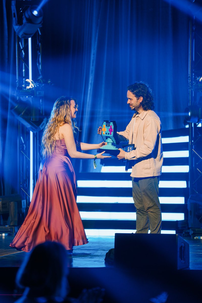 😭 I WON AN AWARD at Danish Game Awards 2025!!! 😭✨
“Årets Ildsjæl” based on my community and that I focus alot on mental health and people being heard 

Im so so so Honored😭❤️ 
Thank you so much !!

#danishgameaward