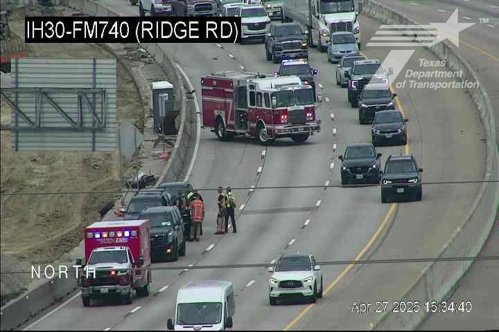 krldtraffic's tweet image. #Rockwall into #Rowlett: WB IH30 @ Ridge Rd (FM740) a wreck takes the right lanes - slow from John King Blvd. #KRLD #KRLDTraffic #1080KRLD #trafficalert @TxDOTDallas