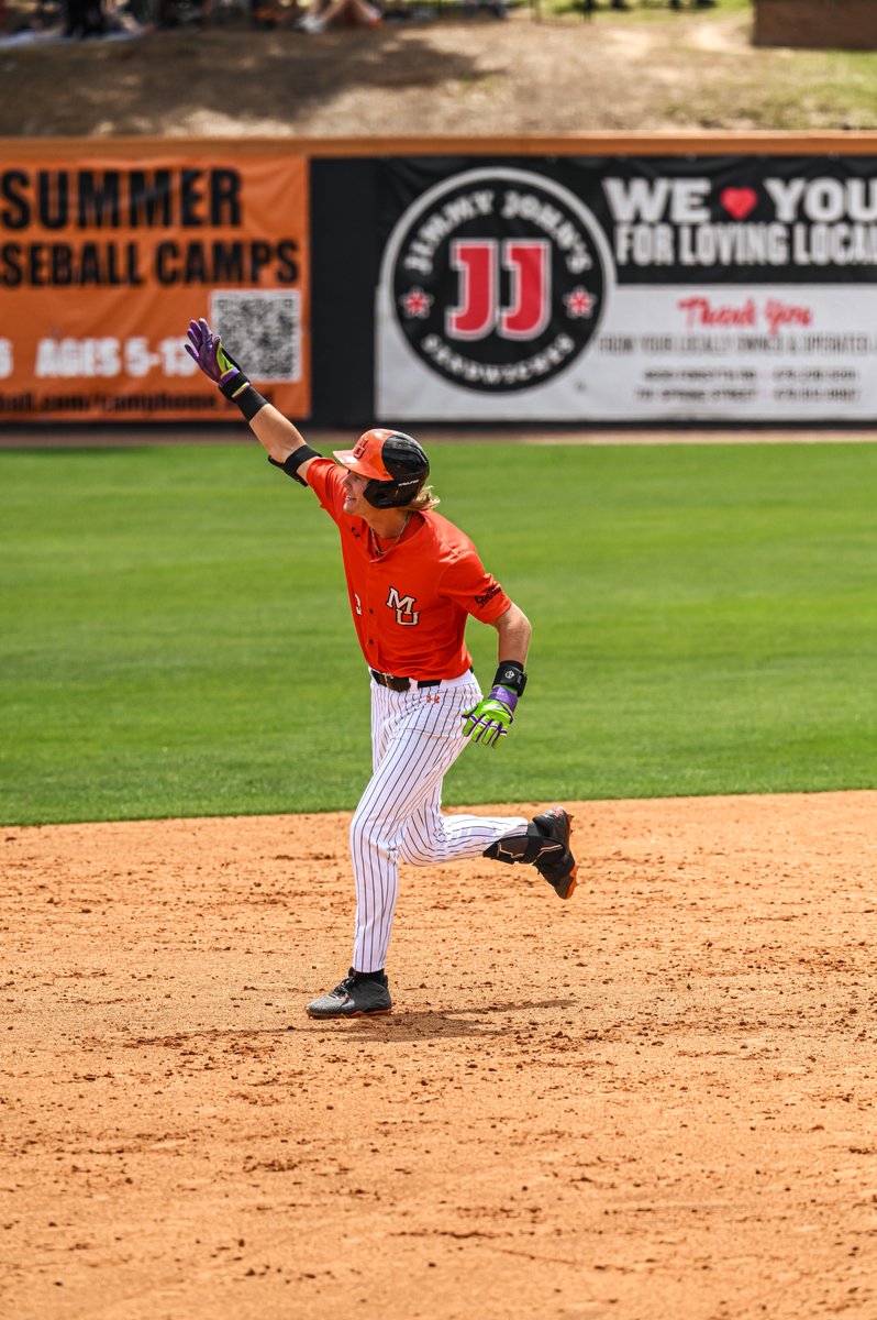 Mercer Baseball (@mercerbaseball) on Twitter photo Home runs from <a href="/ParkerLester10/">Parker Lester</a>, <a href="/TDalley11/">TyDalley</a> and <a href="/BradleyFrye01/">Bradley Frye</a> and a huge effort from the bullpen helped the Bears complete the series sweep over UNCG on Sunday
๐๏ธ: shorturl.at/WsSkr
#GoodToGreat | #WinnersWin Home runs from <a href="/ParkerLester10/">Parker Lester</a>, <a href="/TDalley11/">TyDalley</a> and <a href="/BradleyFrye01/">Bradley Frye</a> and a huge effort from the bullpen helped the Bears complete the series sweep over UNCG on Sunday
๐๏ธ: shorturl.at/WsSkr
#GoodToGreat | #WinnersWin
