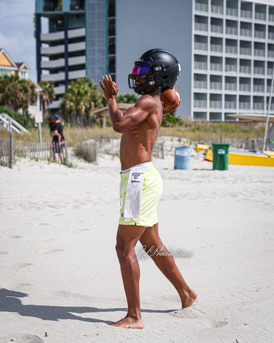 KamrenLongQB's tweet image. No days off! Always putting in work. @CoachesCombines @justin_roper @Crocker_5 @CoachRosenbaum @PrepRedzoneSC @grayson_kline @KrissProctor @CoachMartinOC @CoachPXMurphy @BallAtTheBeach @DrequanH @coach_jonke @RyanFracPU @CoachTFitch @Coach_Mlombardi @rileywatkins0 @QBHitList
