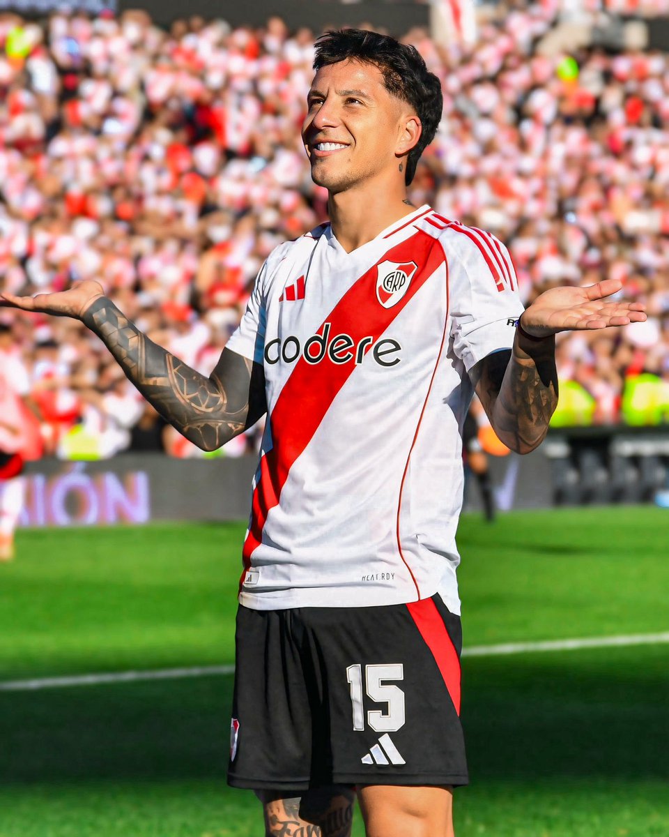 ❌ Sebastián Driussi en sus primeros ¡13 PARTIDOS! en su regreso a River: 0 GOLES.

🤯 Sebastián Driussi en sus últimos ¡TRES PARTIDOS! con la camiseta de River:

⚽️ para el 1-0 vs Gimnasia.
⚽️ para el 2-2 vs Independiente del Valle.
⚽️ para el 2-1 vs Boca.

Increíble.