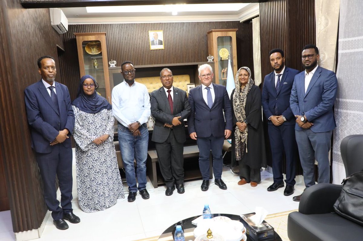 Today I have received the head of UNDP Somalia, Mr. Lionel Lourense and his team and had a productive discussion centered on the imperative enhancement of the nation’s infrastructure, urban development, and resilience to the impacts of climate change ⁦<a href="/UNDPSomalia/">UNDP Somalia</a>⁩
