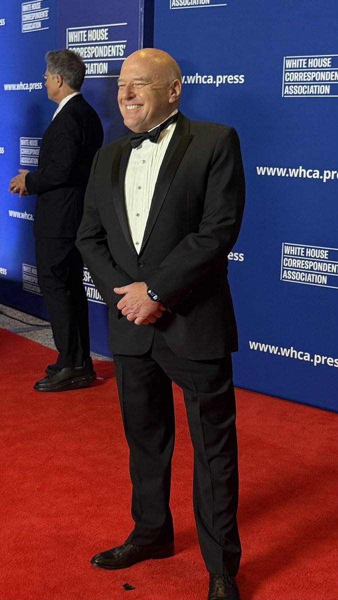 Dean Norris tweet media