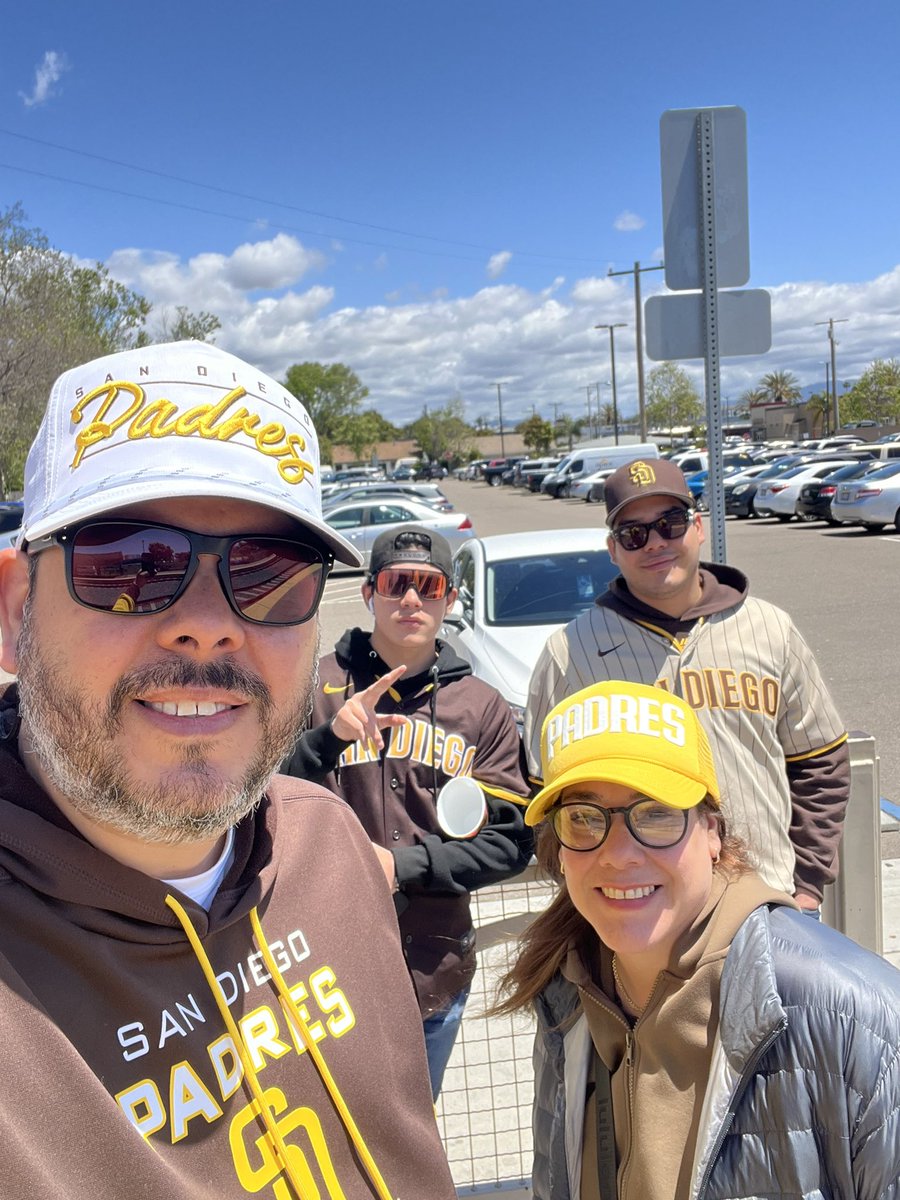 burrosolis's tweet photo. #ForTheFaithful https://t.co/I7SXhYyfdc