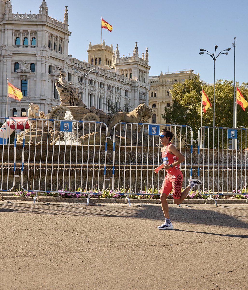 jesusramosrevie's tweet photo. Cada año se supera @maratondemadrid este año muy especial porque hemos estrenado los nuevos colores de @adidas_es ❤️
🥉Posicion en la media maratón 1,02,35 primer 🇪🇸
Siempre agrecido de poder correr en casa
#creadoconadidas #mediamaraton #teamAdidas #Arturomarteam #tagarroteam https://t.co/N1uhRD60s2