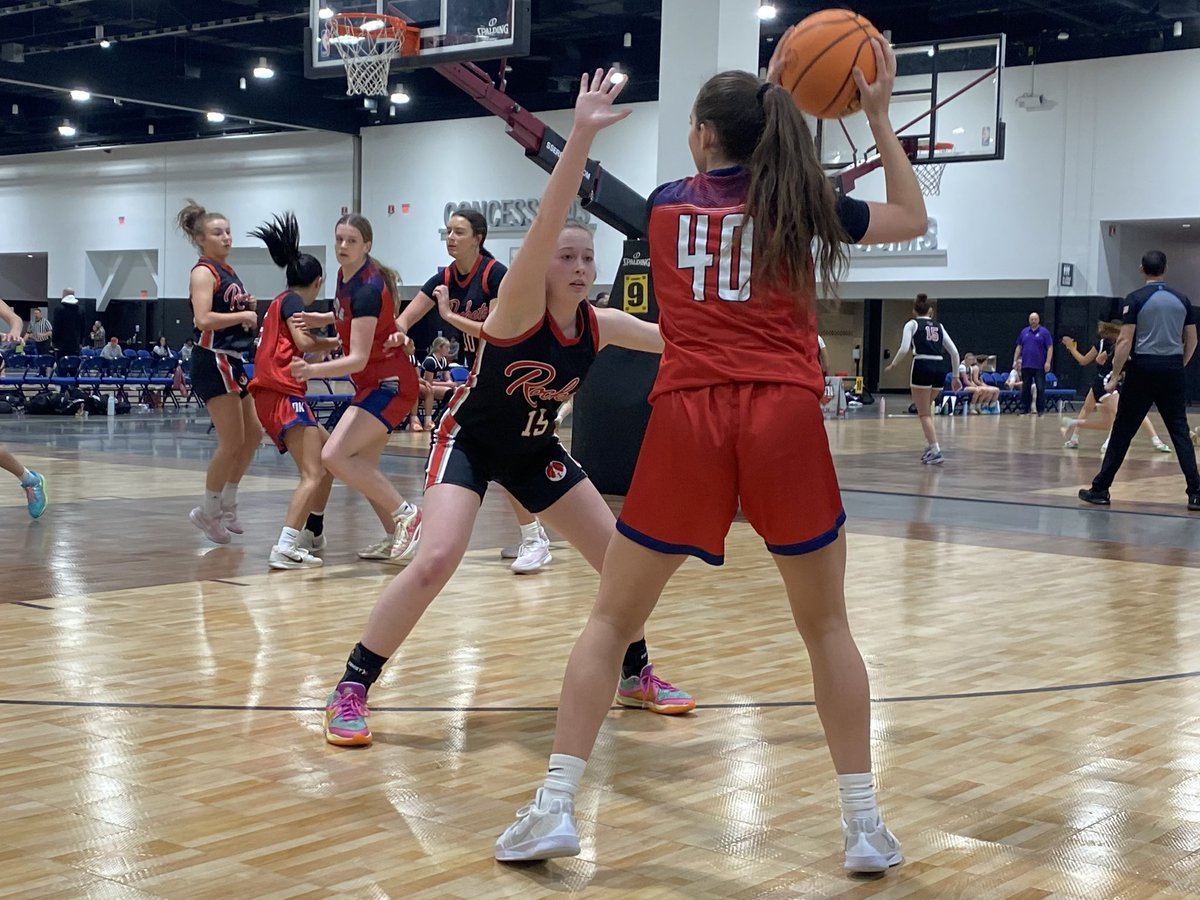 PaytonWallin15's tweet photo. My team went 4-0 this weekend at the USJN Windy City Classic in Milwaukee, WI! So proud of these girls and the team we are becoming! Let’s keep working! 
@il_RocketsGBB https://t.co/SW9Fk0hFZy