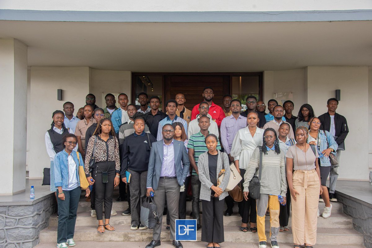 PKuvuyuka's tweet photo. Sur les photos , 30 étudiants en sciences de gestion inscrits au programme Dirigeants du Futur.

Selon le calendrier académique, ils doivent aller en stage. Alors, nous cherchons des institutions sérieuses pour les recevoir.

@paul_tsasa @EbambiKatalayi https://t.co/NtW0dIZzoS