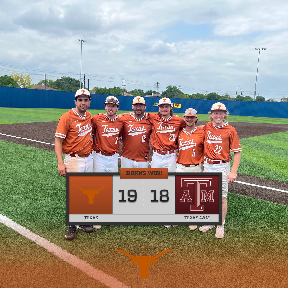 Sent our seniors off with a series win 🤘#HookEm