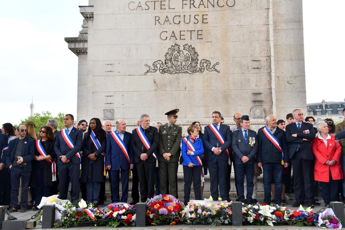 🇫🇷🇦🇲Très heureuse d’avoir assisté hier au ravivage de la Flamme du Soldat Inconnu à l’occasion de la cérémonie du 110e anniversaire du Génocide des Arméniens organisée sous l’<a href="/ArcDeTriomphe/">Arc de triomphe</a> par l’ANACRA.
L’occasion pour moi de déposer une gerbe au nom de la présidente <a href="/vpecresse/">Valérie Pécresse</a>
