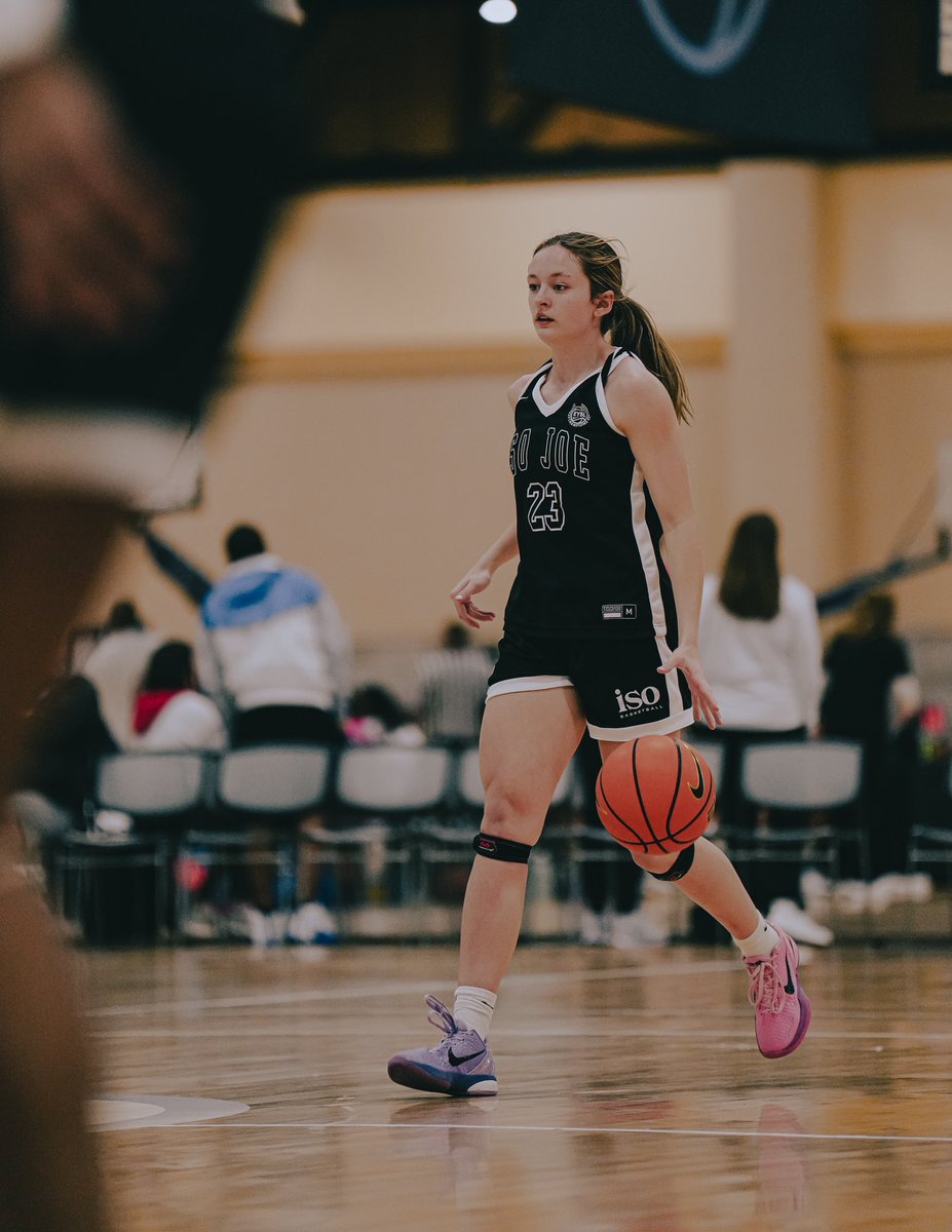 17u Game Recap ⤵️
Nike EYBL Champions League 🏆

5️⃣5️⃣ - Team Iso (17u)
4️⃣8️⃣ - Team Herro

Finished strong. 😈

Greenlee Elmore poured in 18 points.
Emarriha Johnson added 12 points &amp; 9 boards. Karstyn Scrivner had 8 points &amp; 7 boards.

#JustUs | #DevelopmentOverEverything