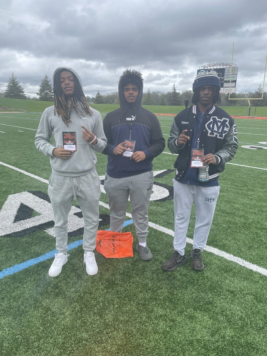 Izaiah Gipson (@izaiahgipson) on Twitter photo Had a great Junior day at <a href="/OhioNorthernFB/">Ohio Northern Football</a> thank you <a href="/CoachVThomas/">Von Thomas</a> for the invite had a great time loved the hospitality and the energy you guys had. <a href="/CoachCodyFrench/">Coach French</a> <a href="/Coach_T_Ormsby/">Trent Ormsby</a> <a href="/Coach_Ormsby/">scott ormsby</a> Had a great Junior day at <a href="/OhioNorthernFB/">Ohio Northern Football</a> thank you <a href="/CoachVThomas/">Von Thomas</a> for the invite had a great time loved the hospitality and the energy you guys had. <a href="/CoachCodyFrench/">Coach French</a> <a href="/Coach_T_Ormsby/">Trent Ormsby</a> <a href="/Coach_Ormsby/">scott ormsby</a>