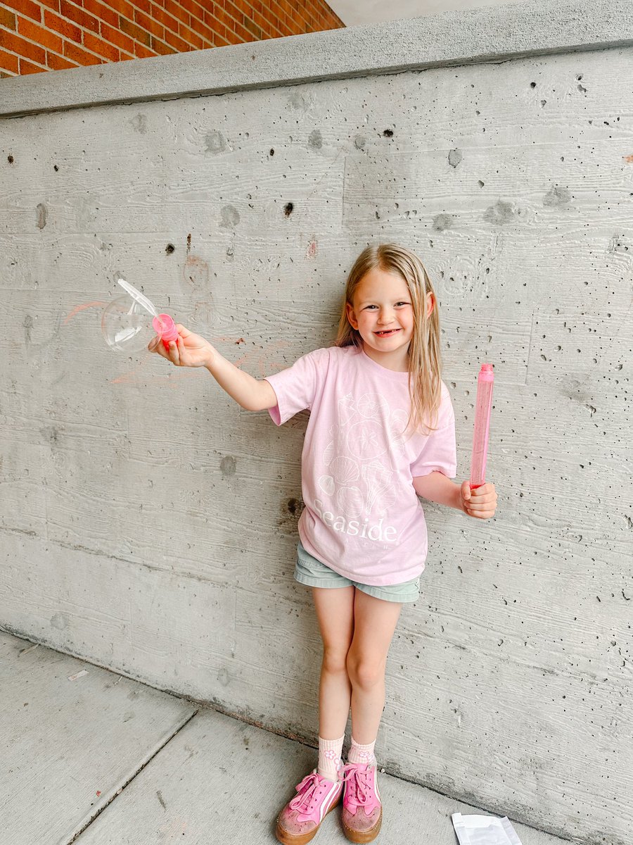 _teachitwright's tweet image. B is for Bubble Day! 🫧 #abccountdown2025 @ayerelementary