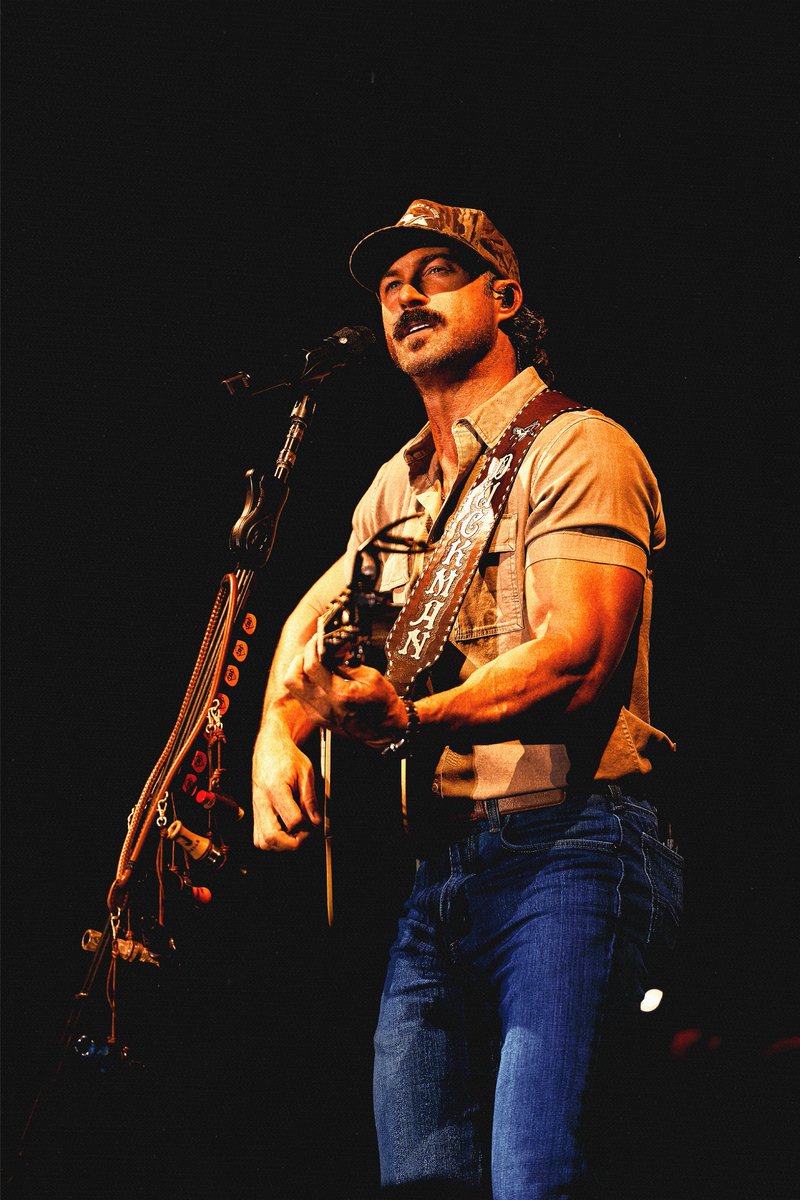 altwavemag's tweet image. Last bit of Riley Green live from Country Calling Fest

📸: Harrison Webb
@RileyGreenMusic #country #altwave #concert #festival