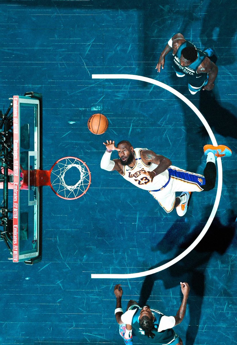 THIS PHOTO IS COLD 🥶👑