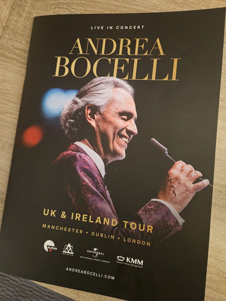 No photos, no videos. Just two amazing hours. No words can explain how fantastic this was!