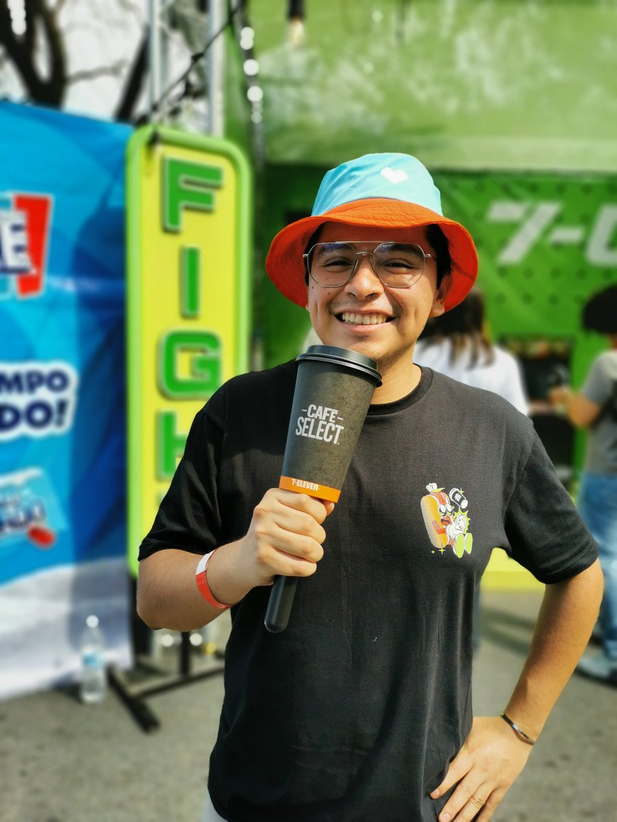 EeveeWitch's tweet photo. Miren a quienes me encontré acá e #7Land del tío @7ElevenMexico https://t.co/6N2aHbg5MY