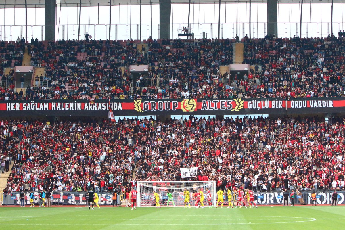 Unutulmaz Bir Gündü. 
Büyük Değil Çok Büyüksün #Eskişehirspor🙌🏼 🖤❤️🏆