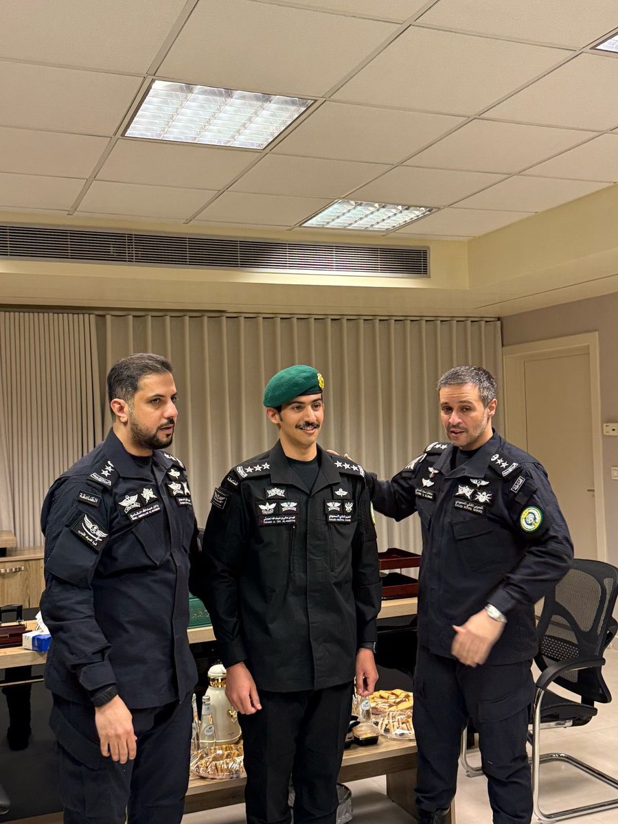 " تهنئه "
-
نهنئ الضابط/
فهد بن عالي بن ضيف الله #الجياشي الحارثي

بمناسبة صدور الأمر الملكي بترقيته إلى رتبة " نقيب " وذلك في الحرس الملكي السعودي ، جعلها الله عوناً له على طاعته
- 
ونتمنى له دوام التوفيق 🇸🇦