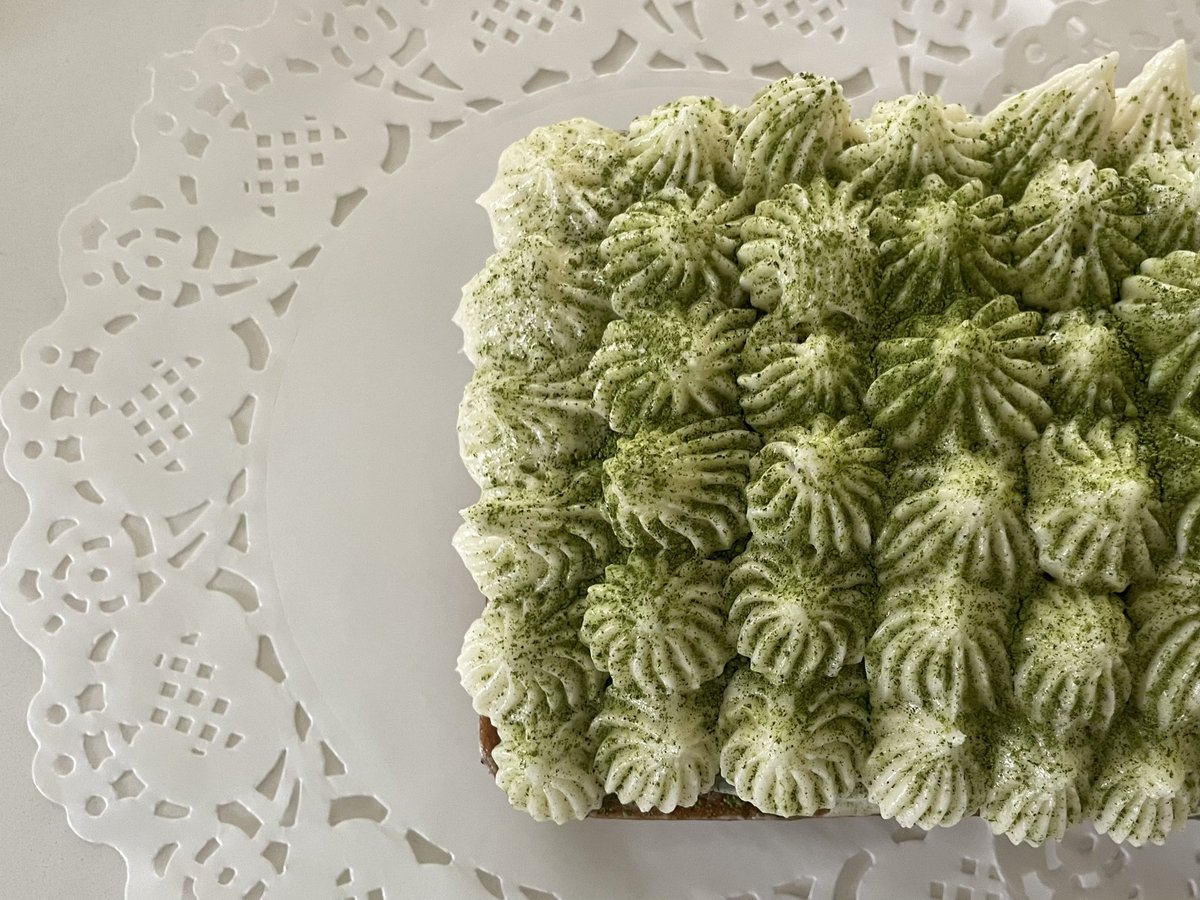 marbled matcha loaf w earl grey buttercream!!!!!! &lt;3