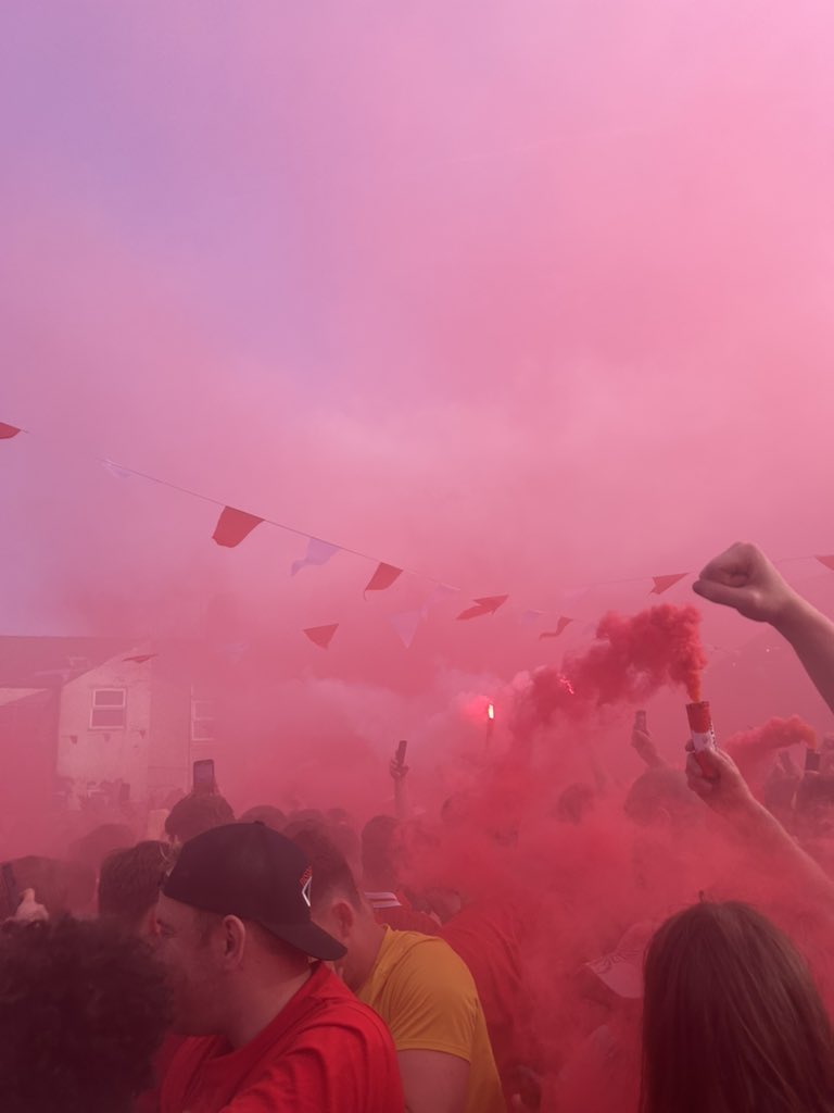 What a day! ♥️🤍 #YNWA #LFCTOT