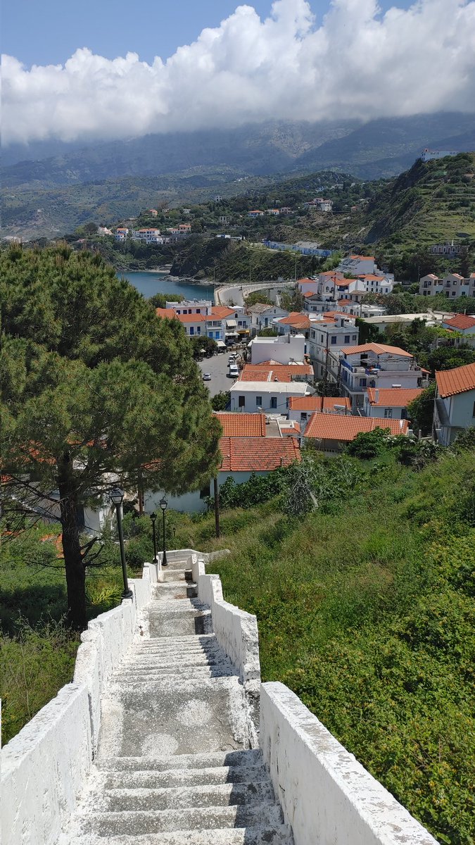 duffilled's tweet photo. The descent to #Evdilos's harbor. #Ikaria #abcwalks #toomanysteps https://t.co/IFcxOZZXee