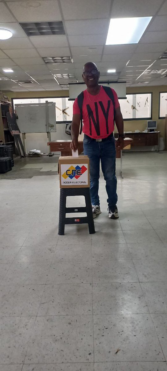 AfroPsuvMiranda's tweet photo. #27Abr Pueblo afromirandino participa masivamente en la #ConsultaPopular2025
#ProyectosDelPueblo
#AquíMandaElPueblo

@ndelgadoPSUV
@PartidoPSUV https://t.co/fbsdssStcg