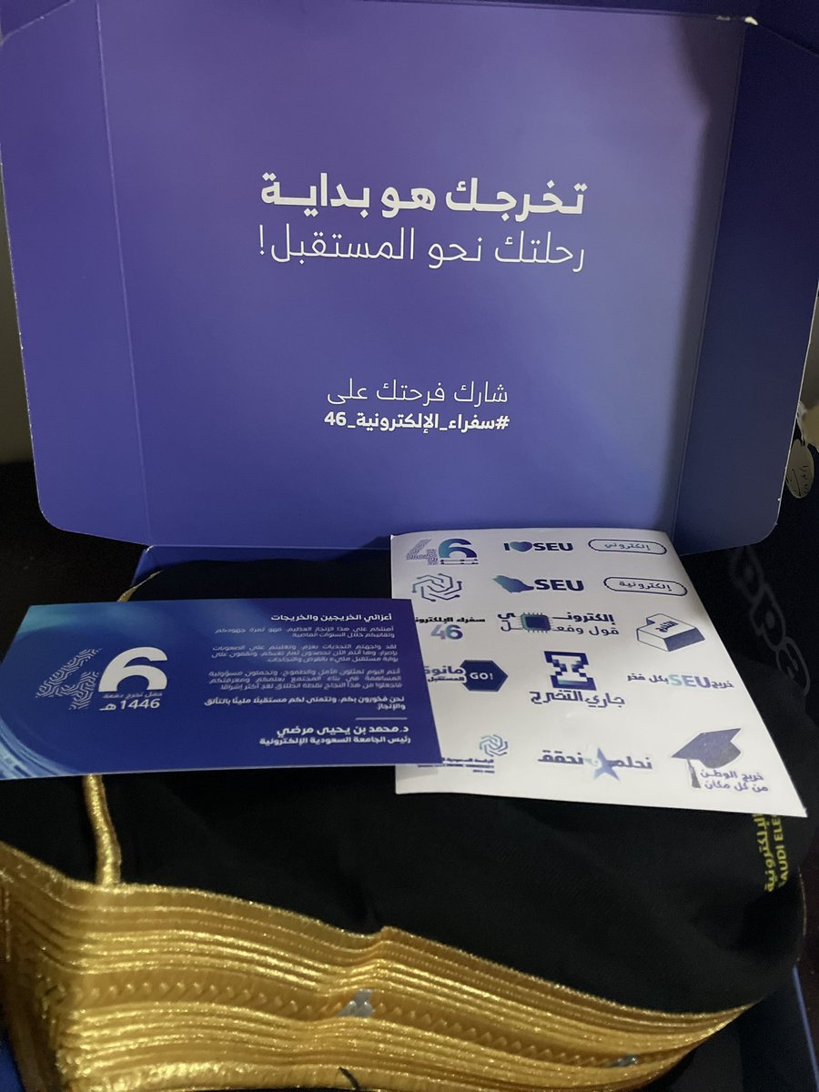 aa2010231's tweet photo. صباح الخير ،،، خريج تحت الإنشاء 🧑‍🔬 https://t.co/jyaoBG7KUh
